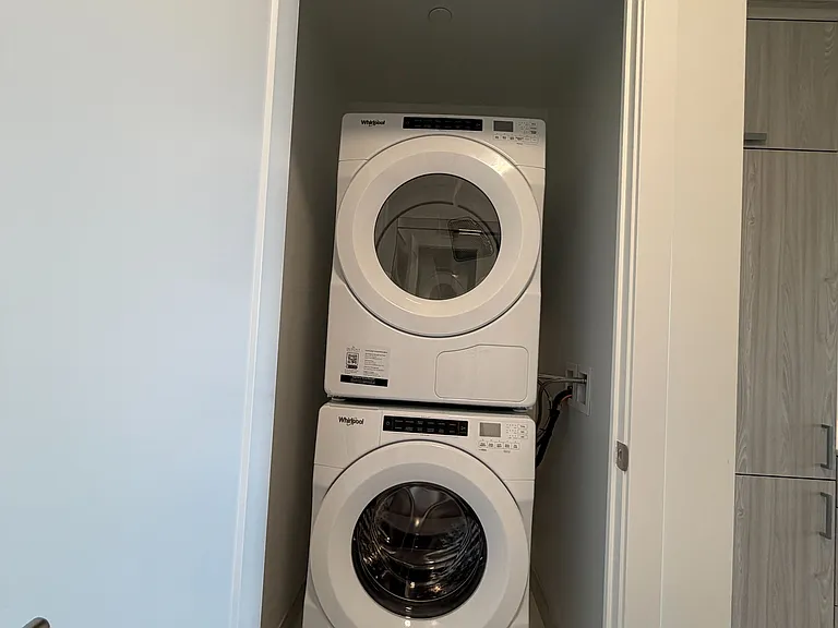 858 Dupont St #721 — Photo 17