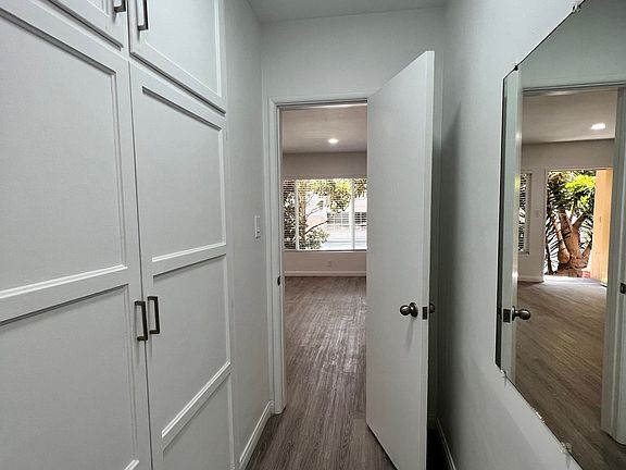 3rd image of 1249 Lincoln Blvd APT B