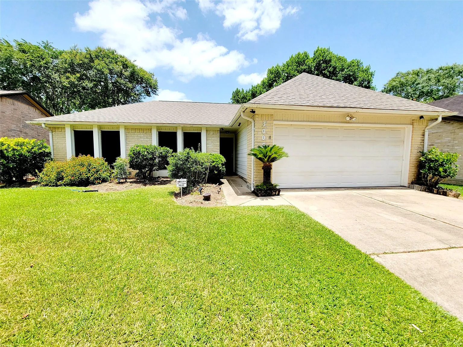 3 bed, 2.0 bath, 1350 sqft, $1,780 — Photo 2