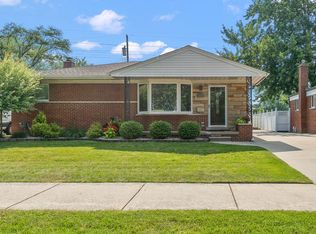 26631 Newport Ave, Warren, MI 48089