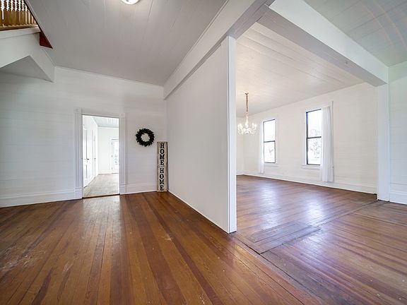 3rd image of 909 22nd St
