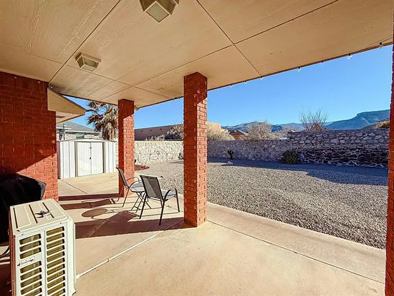 2409 Saguaro Loop — Photo 37