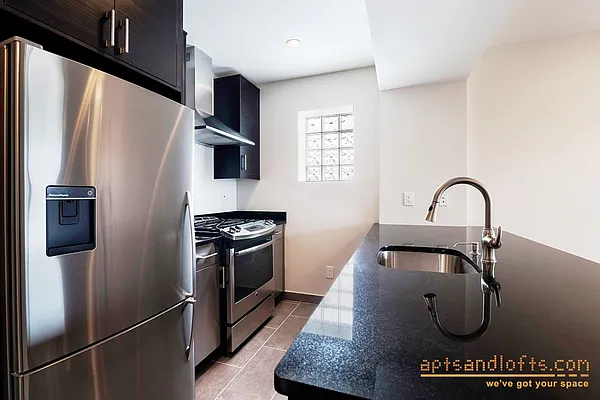 Rented by aptsandlofts.com | media 15