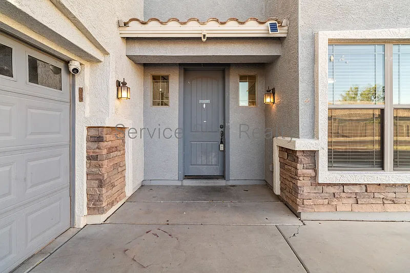 5 bed, 3.0 bath, 3324 sqft, $2,999 — Photo 3
