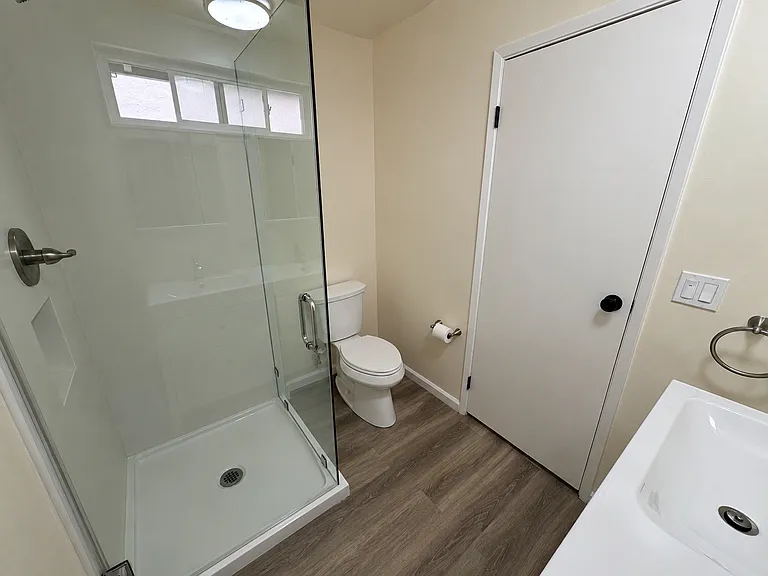 Ensuite bathroom.