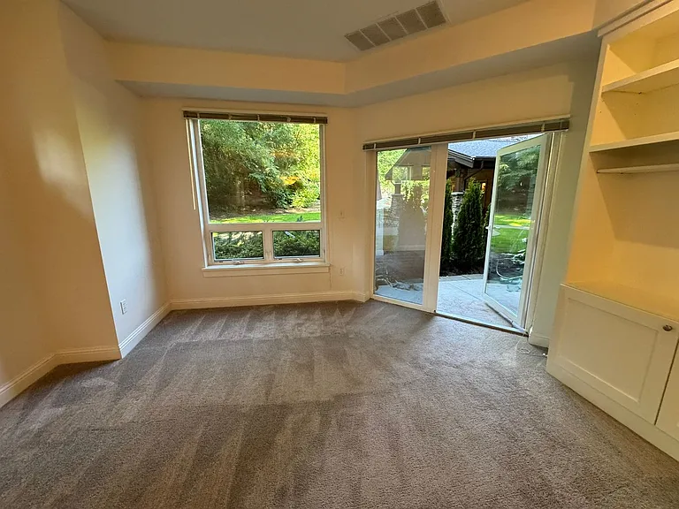 18707 SE Newport Way #111 — Photo 22
