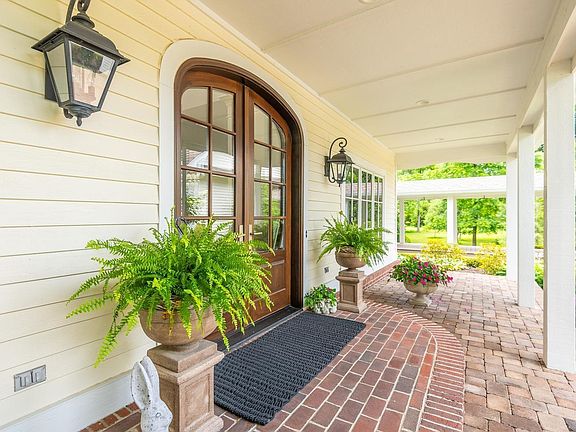 4th image of 3818 E Devonshire Ln