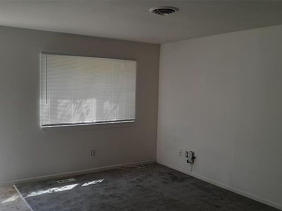 4th image of 22425 Laukel St