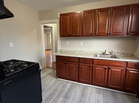 12 Lilac St, New Haven, CT