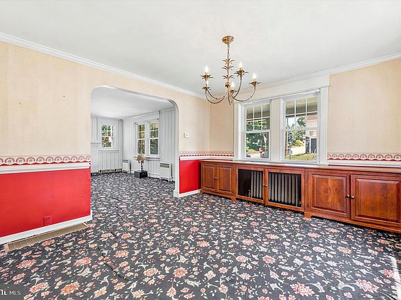 5th image of 118 N Essex Ave