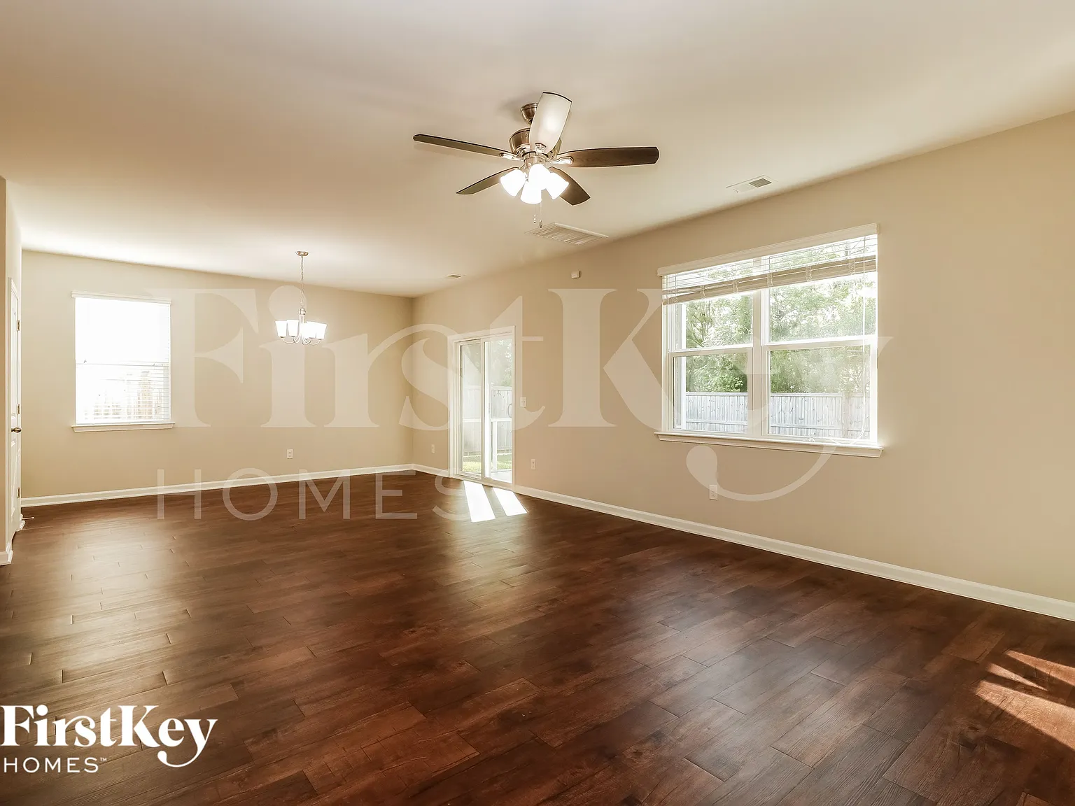4 bed, 2.5 bath, 2196 sqft, $2,790 — Photo 2