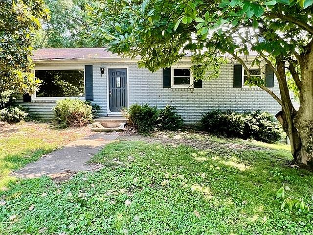 1st image of 925 McLeod Ln