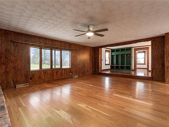 5th image of 3229 Nolan Rd