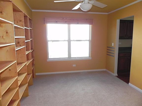 3rd image of 914 Cortney Dr