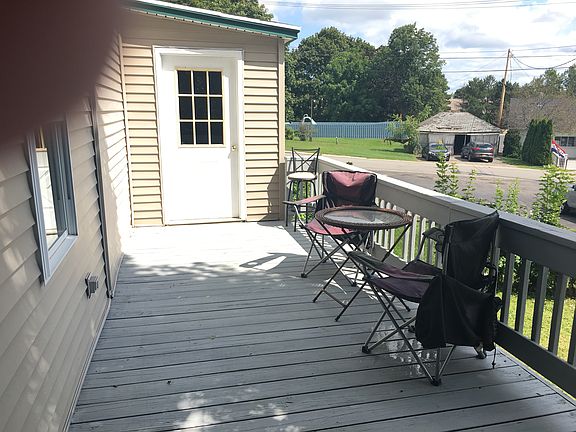 4th image of 147 East Ave