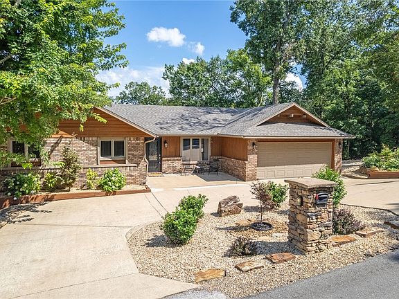 2nd image of 14 Waterside Ln