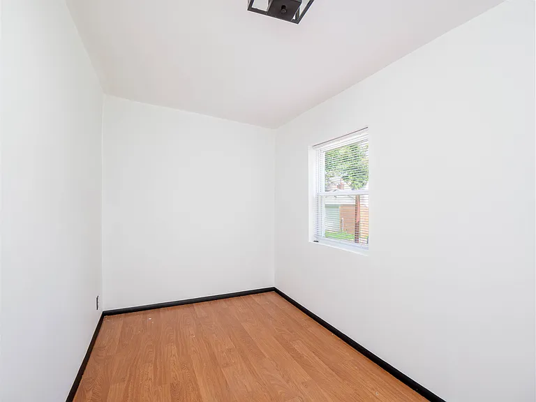 327 W Felton Ave — Photo 5