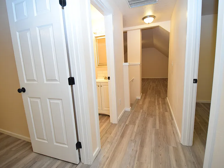 18528 SW McClarey Dr — Photo 16