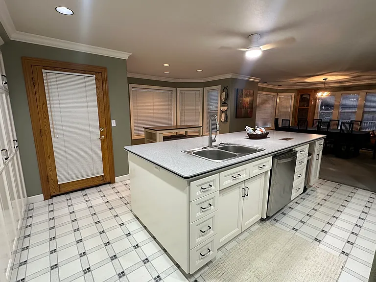 10156 Oak Run Rd — Photo 4