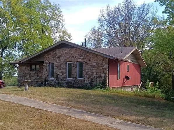 34591 W 335th St, Osawatomie, KS 66064