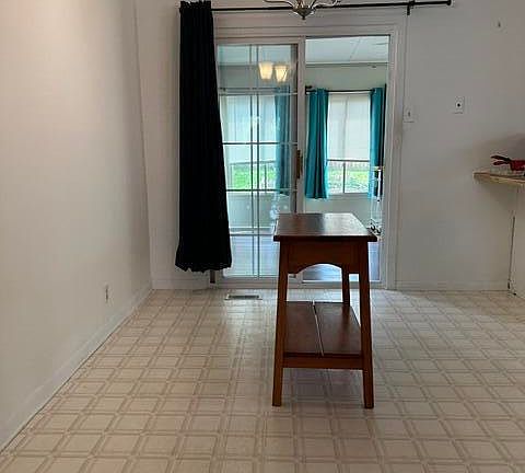 4th image of 2317 Roundtree Rd