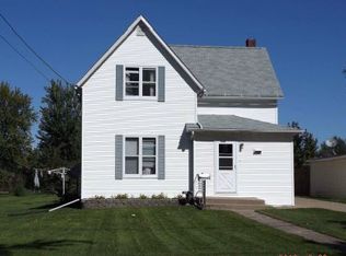 1135 Maple St, Lancaster, WI 53813