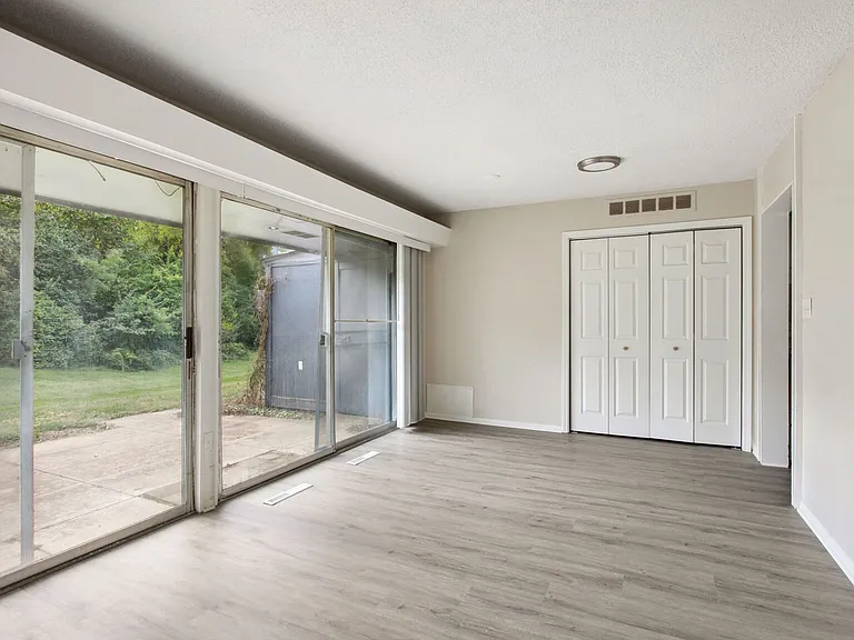 10561 Cypress Ave — Photo 12