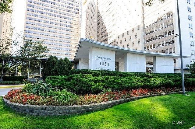 3950 Lake Shore Drive Condo