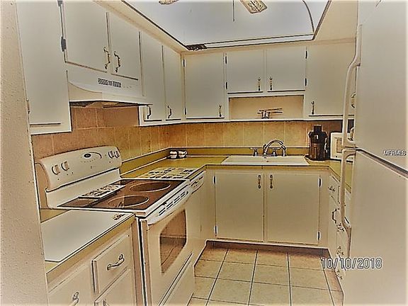 3rd image of 21267 Gertrude Ave APT 201