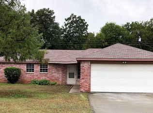 701 Valleyridge Ct, Decatur, TX 76234