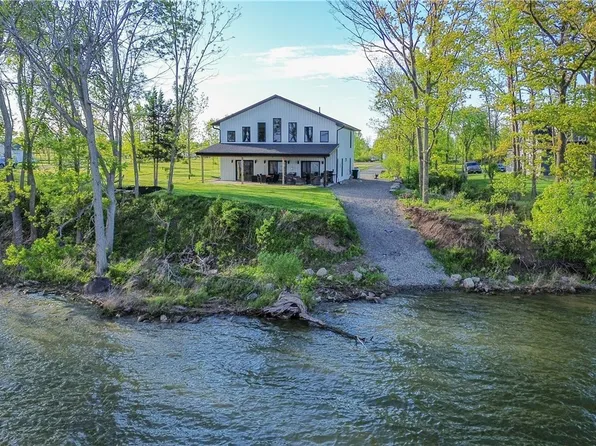12192 Benson Point Dr, Chaumont, NY 13622
