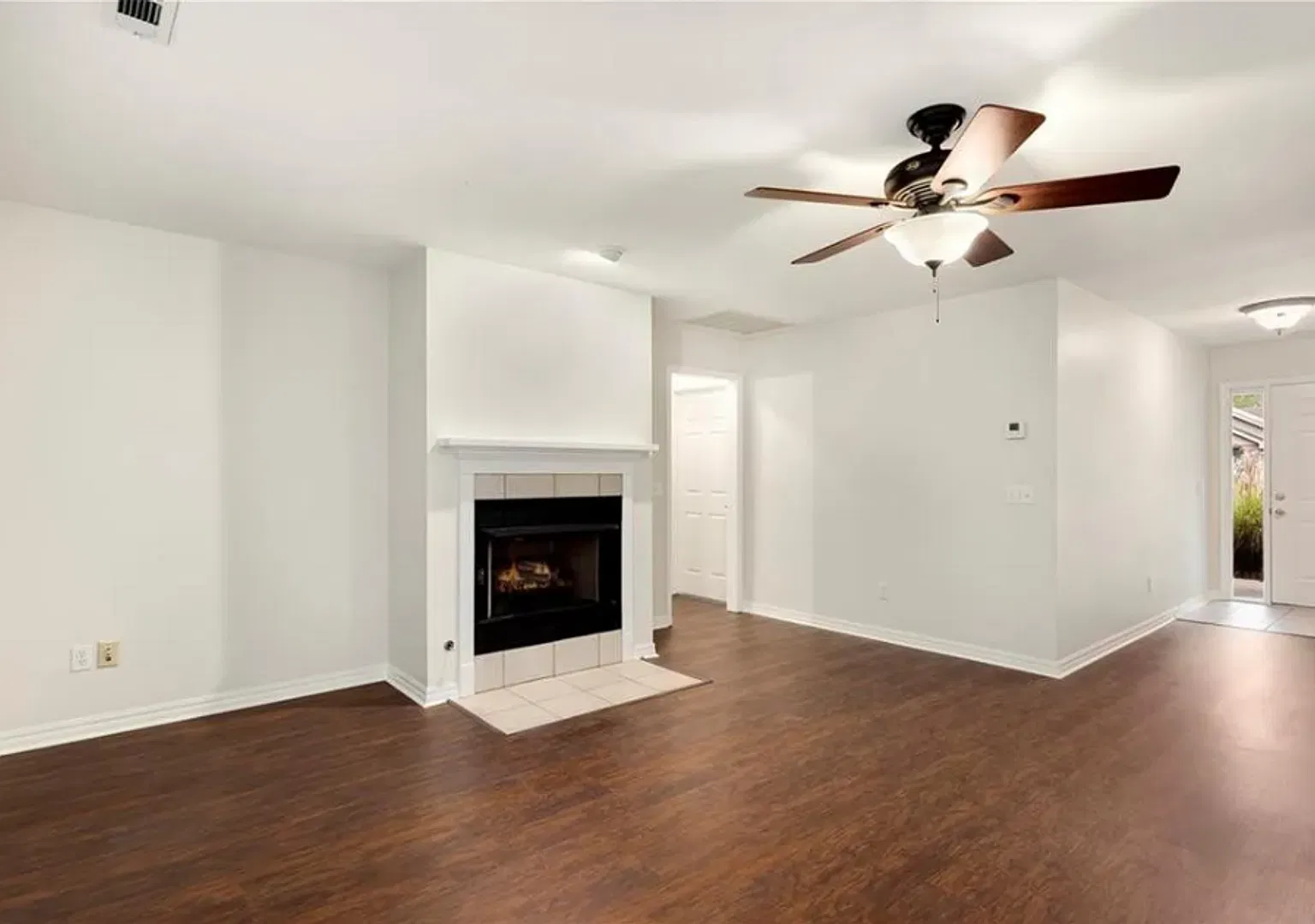 1480 E Masonic Drive, Fayetteville, Ar - 2 Bedroom, 2 Bathroom Duplex - Ask About Our Cashless Se... — Photo 2