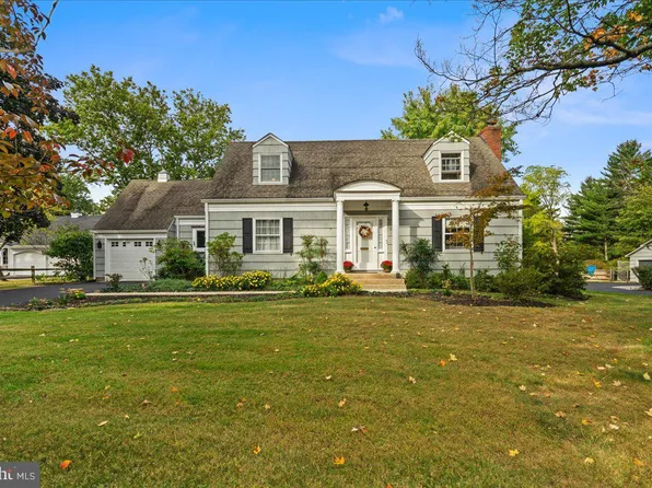 10 Weidel Dr, Pennington, NJ 08534