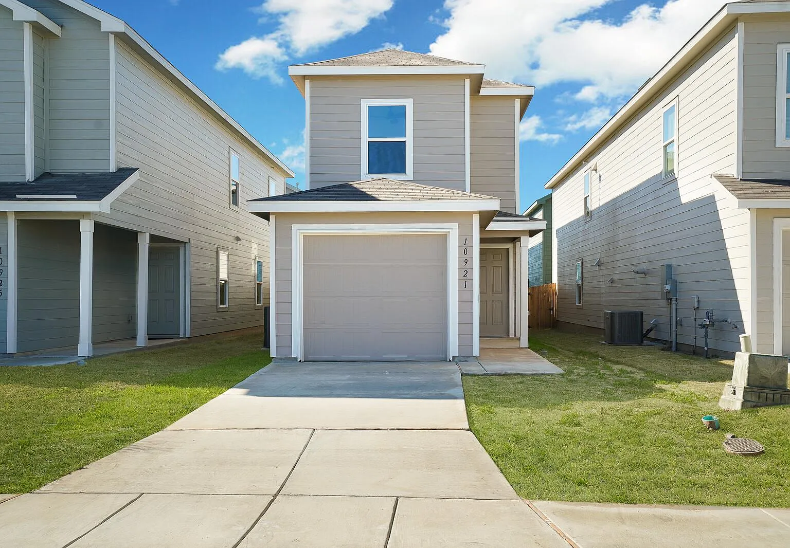 3 bed, 2.5 bath, 1360 sqft, $1,500 — Photo 4