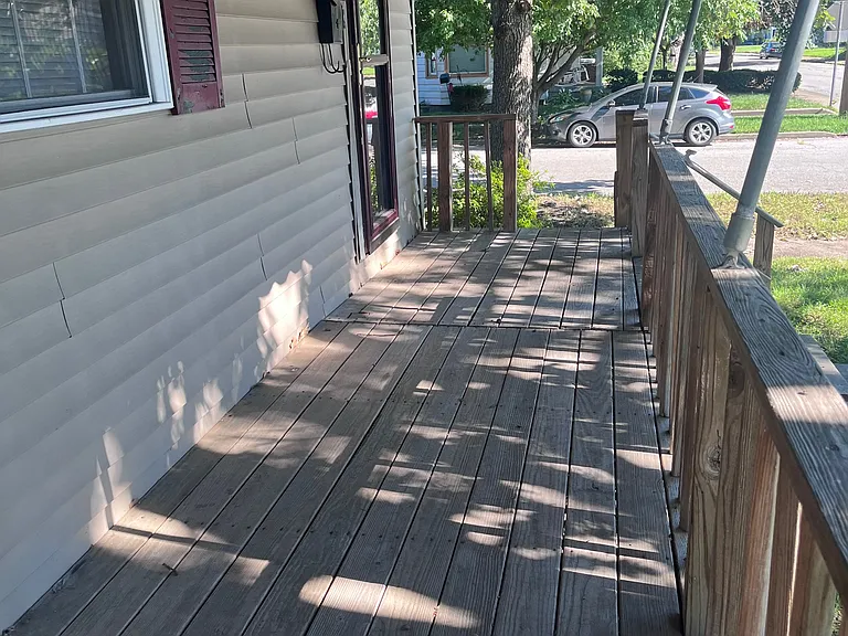 2250 Garfield Ave — Photo 2