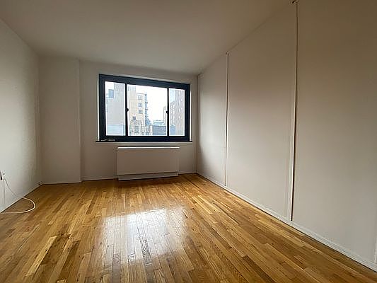 2nd image of 284 Mott St APT 6M