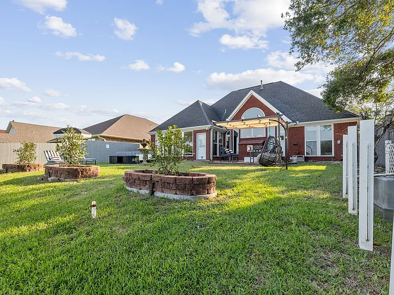 7724 Golfhill Dr — Photo 57