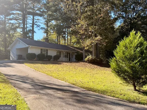 3465 Stallion Ct, Powder Springs, GA 30127