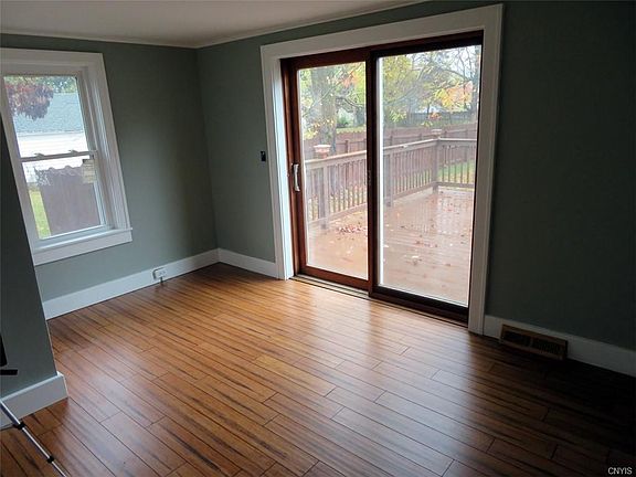 5th image of 16 Wadsworth St