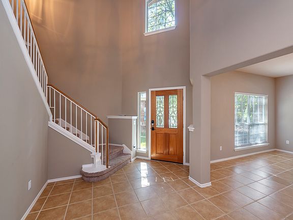 3rd image of 168 Salle Ave