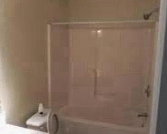 Bathroom/ tub and shower
