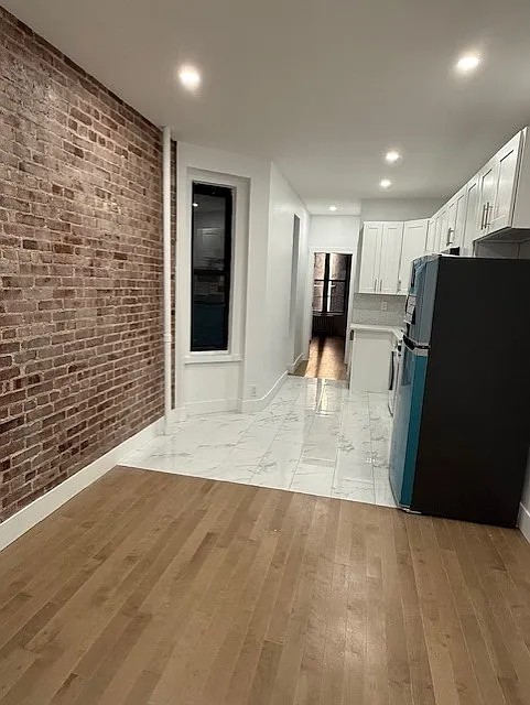 Building Photo - 309 E 78th St #1W