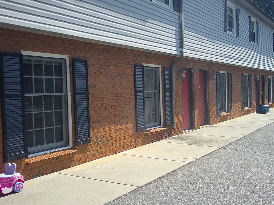 1st image of 253 16th Ave NE #2