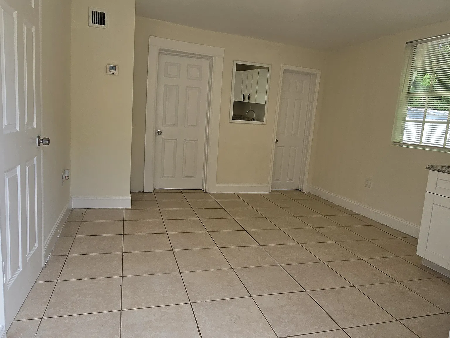 2 bed, 700 sqft, $2,000 — Photo 3