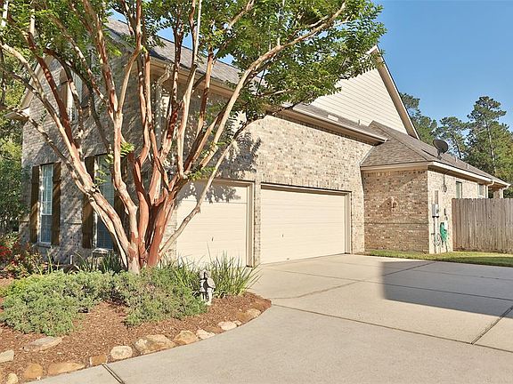 3rd image of 12211 Pin Oak Dr