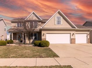 3014 Sable Oaks Rd, Bloomington, IL 61704