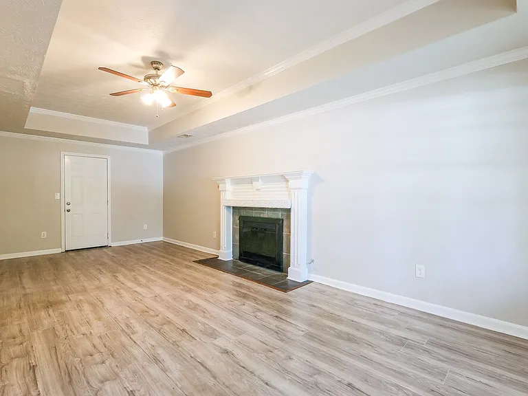 1325 Burning Bush Dr — Photo 5