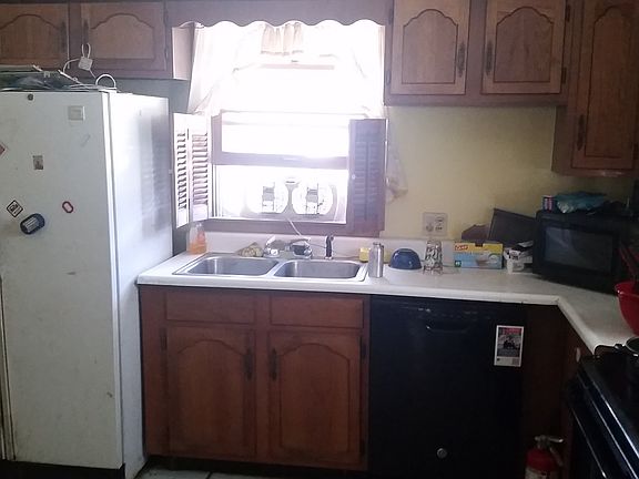 5th image of 552 Highland Blvd