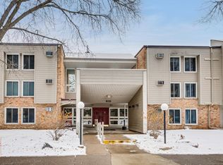 4045 Hodgson Rd APT 215, Shoreview, MN 55126