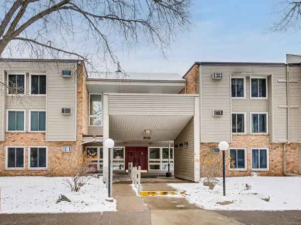 4045 Hodgson Rd APT 215, Shoreview, MN 55126